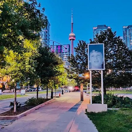 Upscale Downtown Toronto Condos By Cn Tower Exterior photo